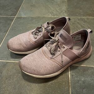 New Balance Pink Sneakers with Cushioned Sole and Breathable Knit